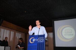 Notícies - Joaquim Martínez Sánchez, Cristina Ferrando Montalvá i Medical Open World, distingits amb els Premis Procura 2026