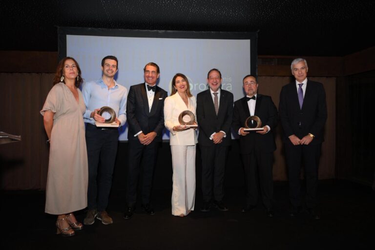 Sin categoría - Joaquim Martínez Sánchez, Cristina Ferrando Montalvá i Medical Open World, distingits amb els Premis Procura 2026